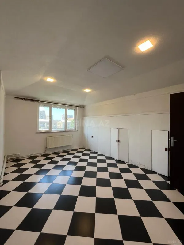 Satılır 6 otaqlı mənzil 190 m²