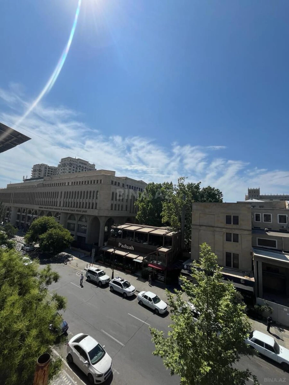 Satılır 6 otaqlı mənzil 190 m²