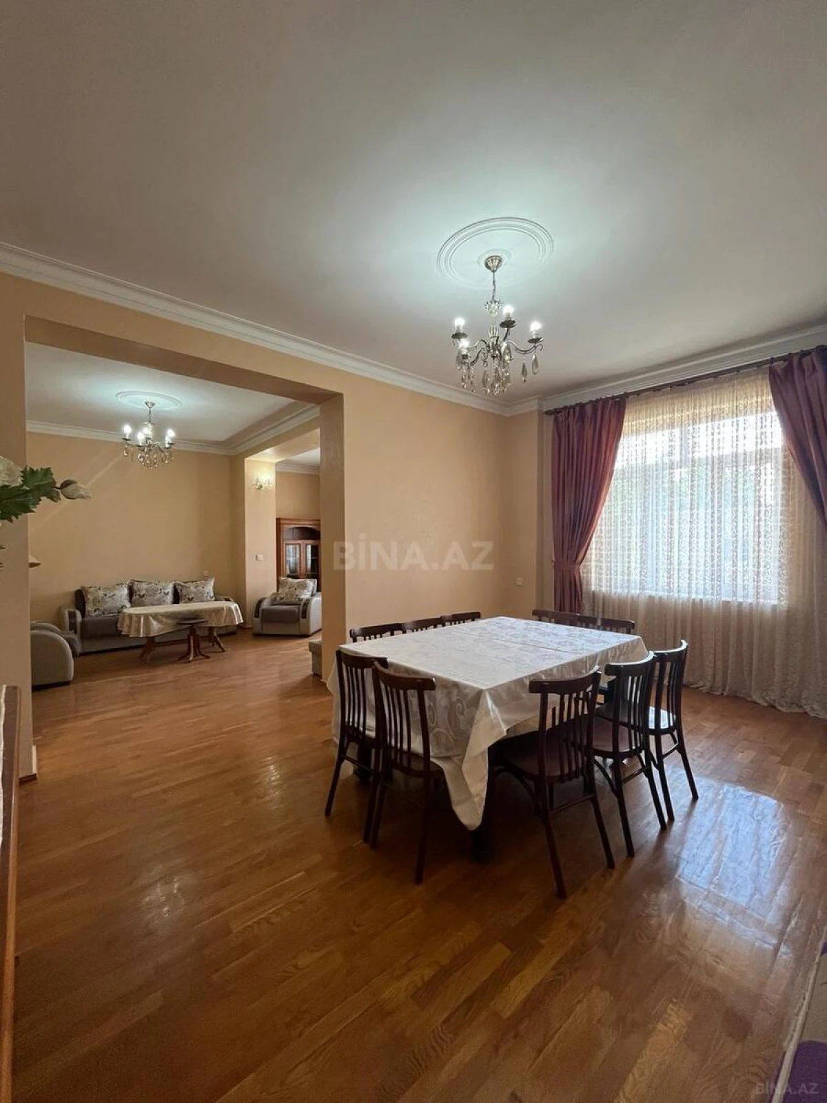 Satılır 6 otaqlı mənzil 190 m²