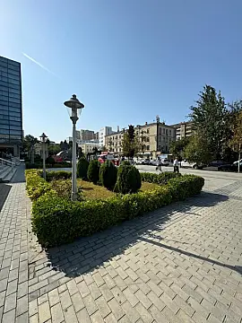 Satılır 6 otaqlı mənzil 190 m²