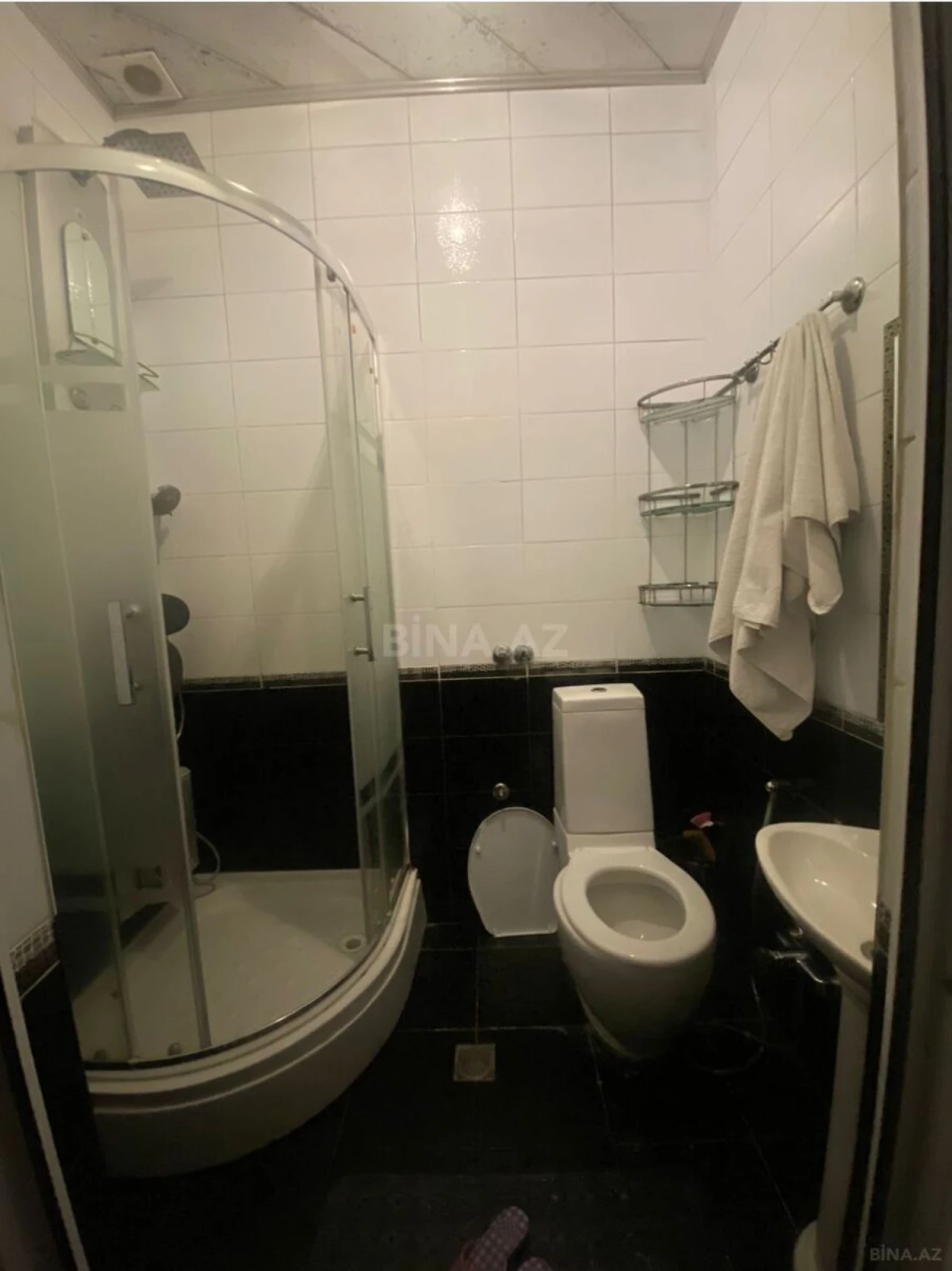 Satılır 4 otaqlı mənzil 140 m²