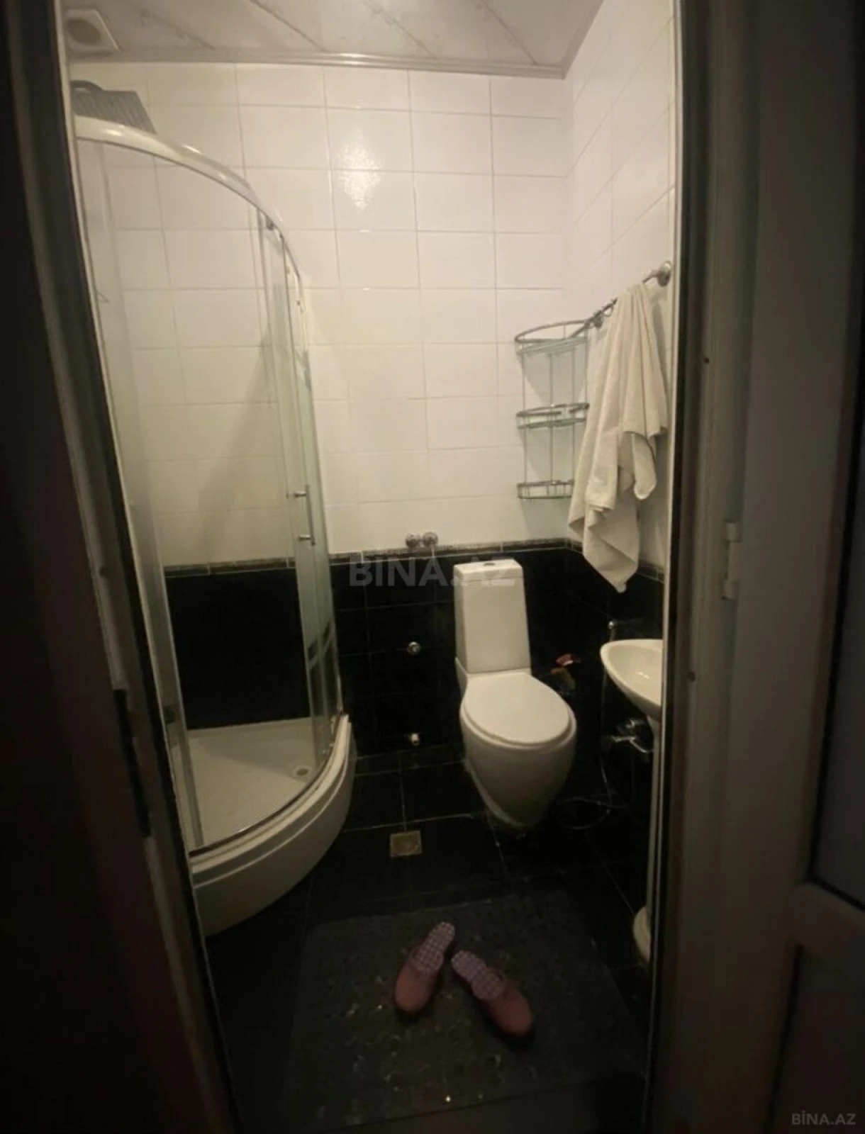 Satılır 4 otaqlı mənzil 140 m²