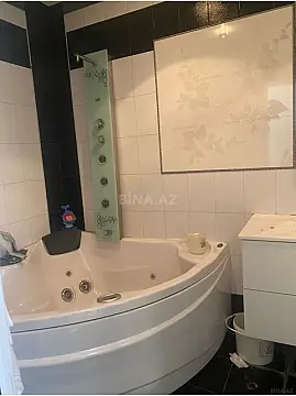 Satılır 4 otaqlı mənzil 140 m²