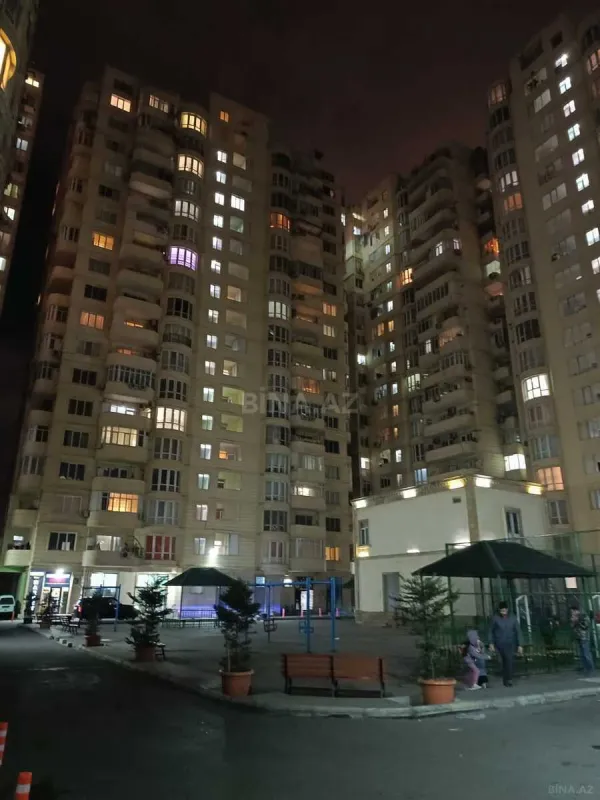 Satılır 3 otaqlı mənzil 125 m²