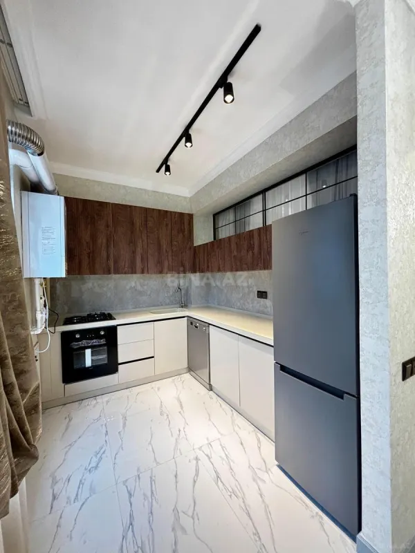 Satılır 2 otaqlı mənzil 80.7 m²