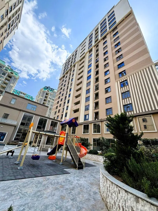 Satılır 2 otaqlı mənzil 80.7 m²