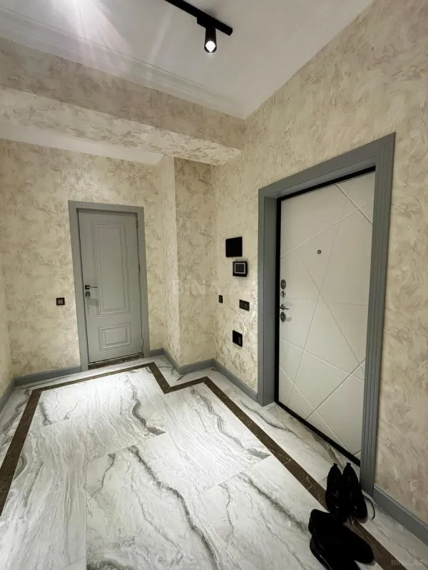 Satılır 2 otaqlı mənzil 80.7 m²