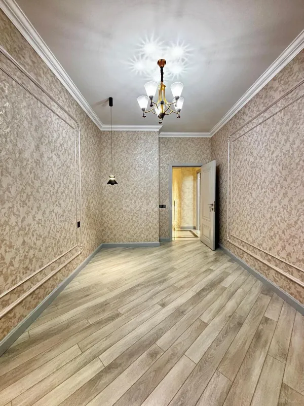 Satılır 2 otaqlı mənzil 80.7 m²
