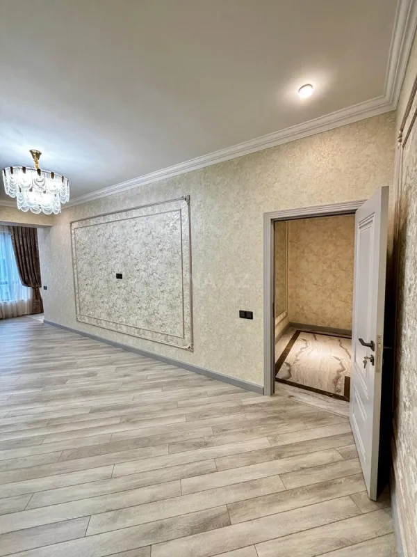 Satılır 2 otaqlı mənzil 80.7 m²