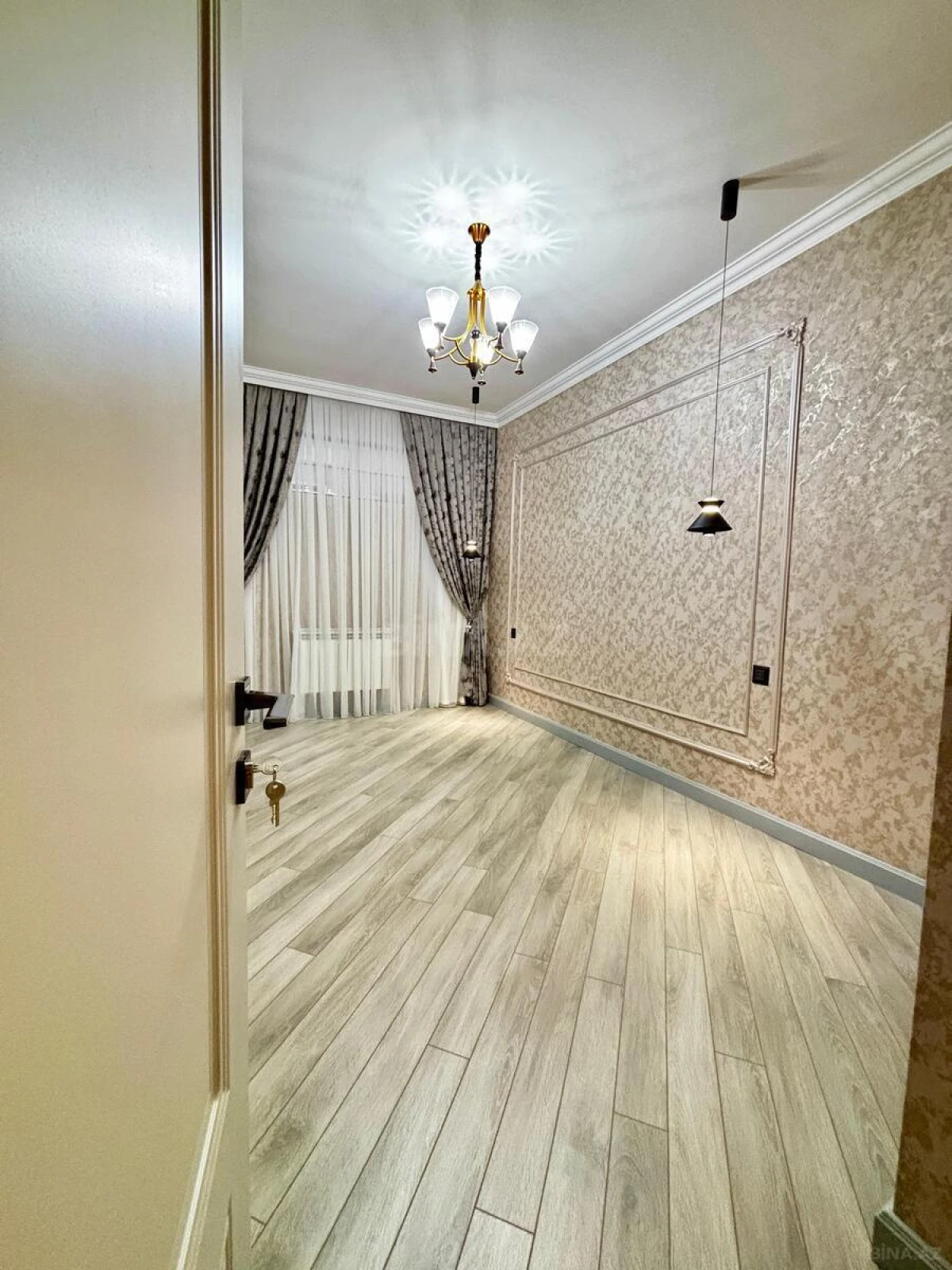 Satılır 2 otaqlı mənzil 80.7 m²