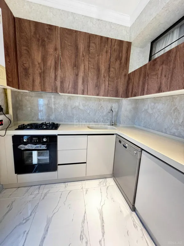Satılır 2 otaqlı mənzil 80.7 m²