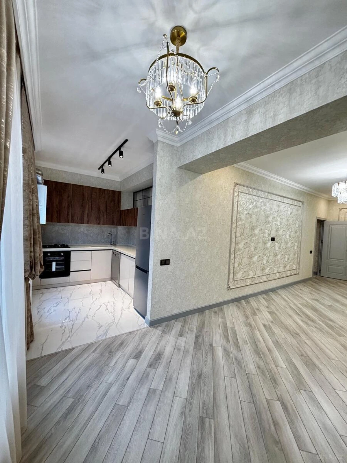 Satılır 2 otaqlı mənzil 80.7 m²