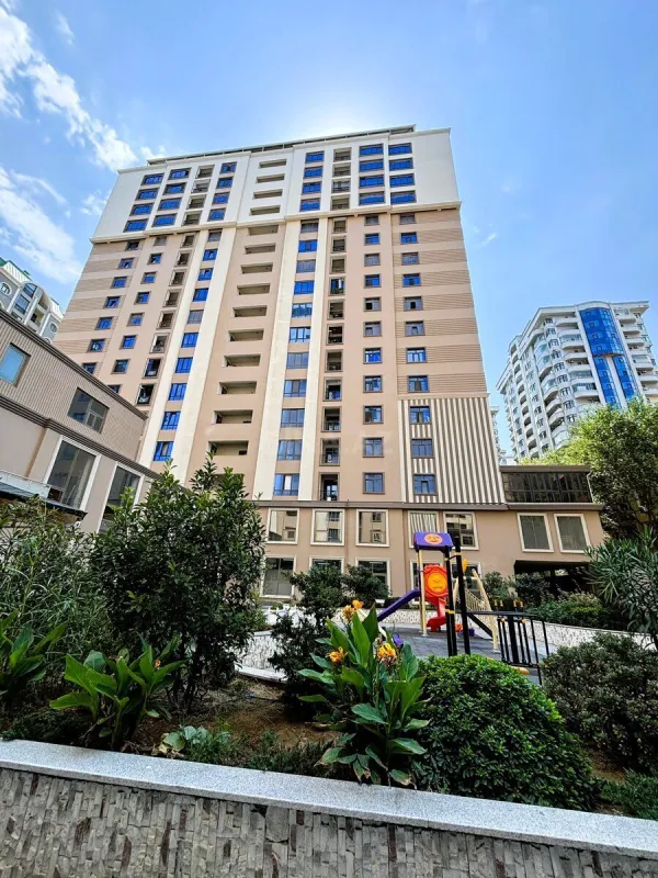 Satılır 2 otaqlı mənzil 80.7 m²