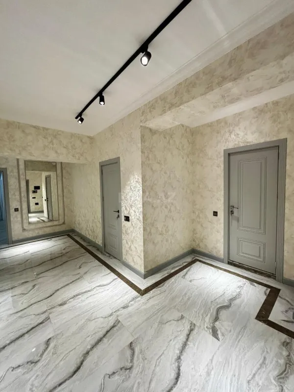 Satılır 2 otaqlı mənzil 80.7 m²