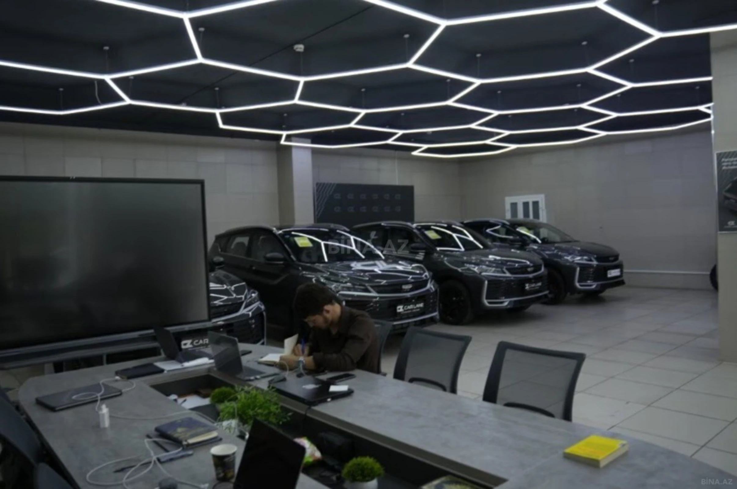 Kirayə verilir obyekt 1400 m²