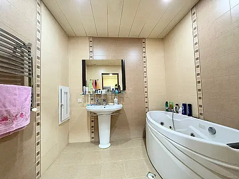 Satılır 3 otaqlı mənzil 102 m²