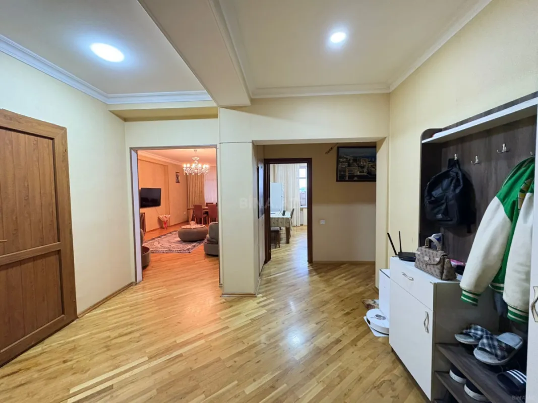 Satılır 3 otaqlı mənzil 102 m²