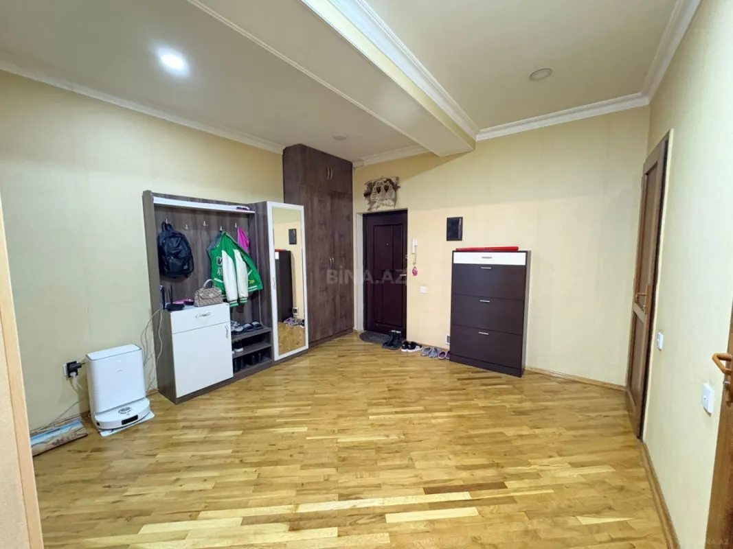Satılır 3 otaqlı mənzil 102 m²