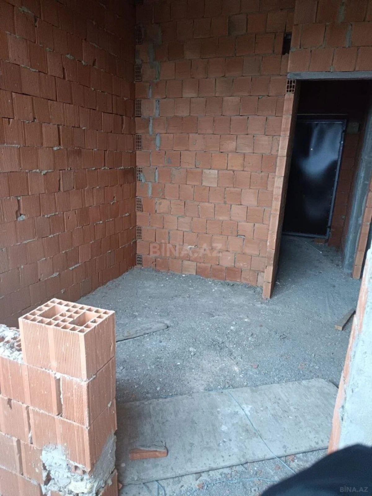 Satılır 1 otaqlı mənzil 42 m²