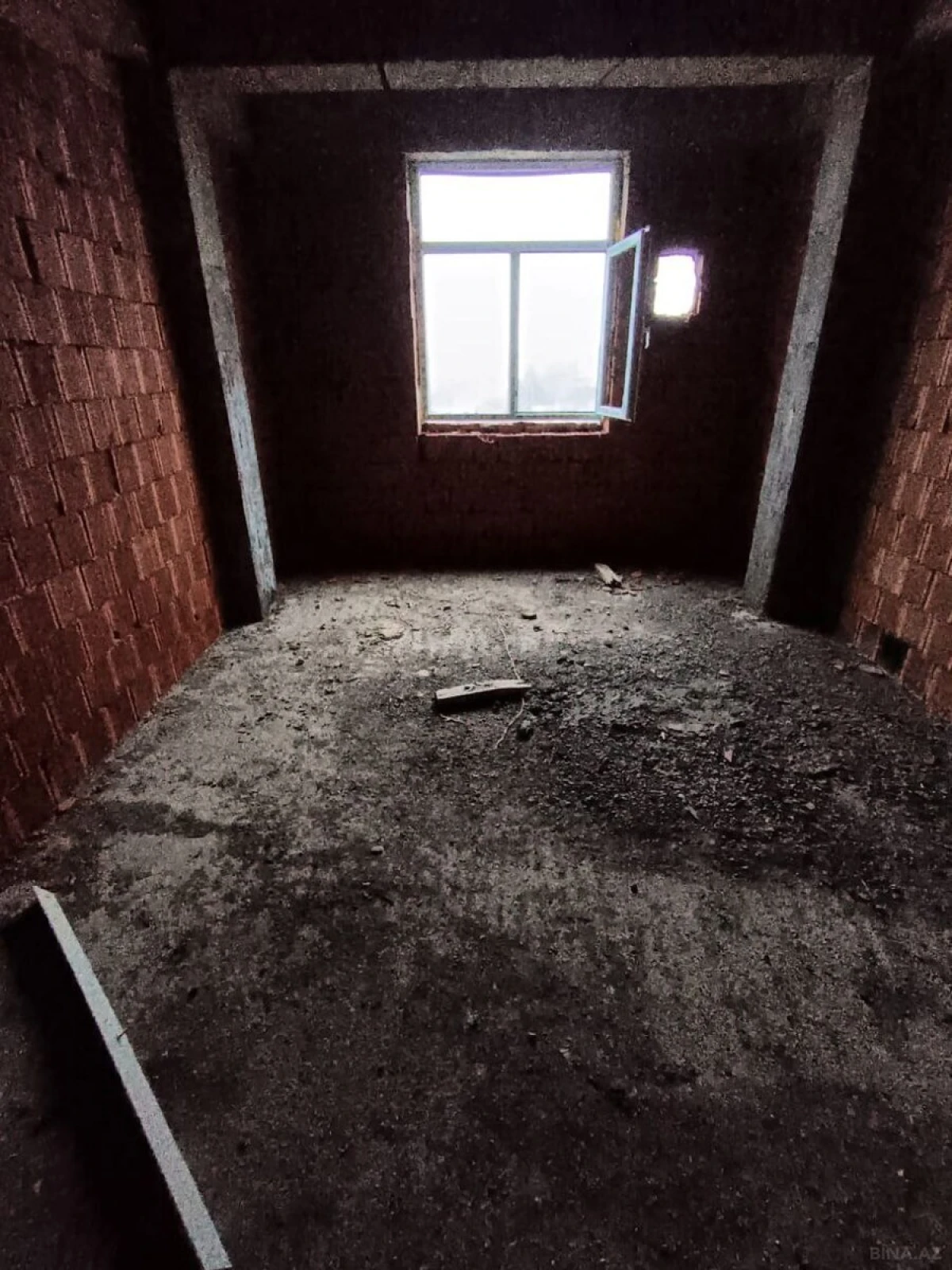 Satılır 1 otaqlı mənzil 42 m²