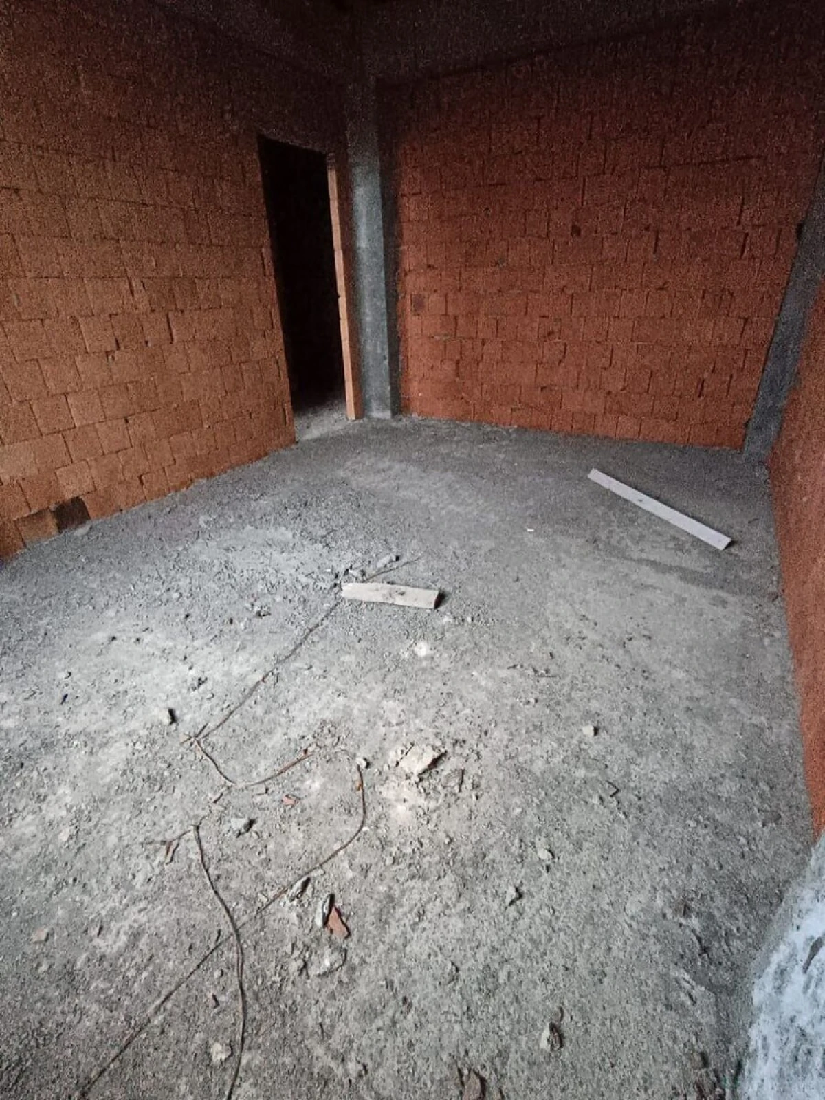 Satılır 1 otaqlı mənzil 42 m²