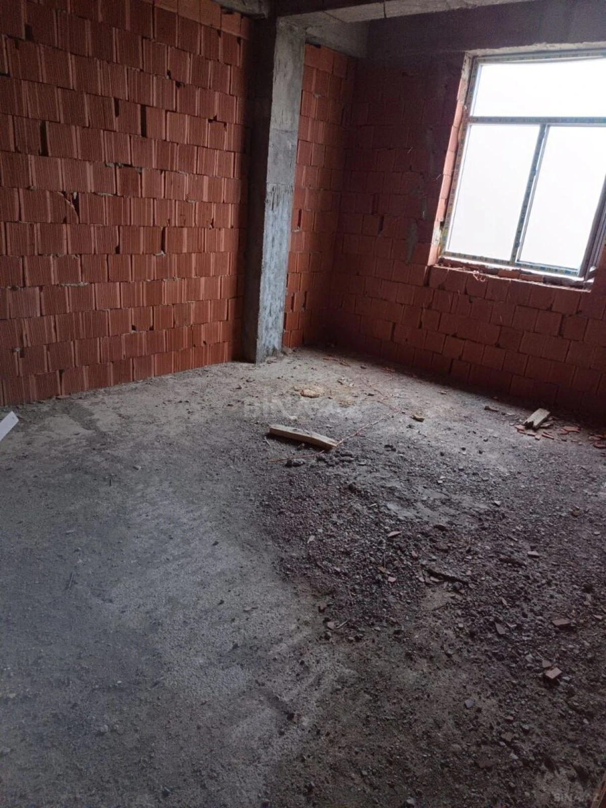 Satılır 1 otaqlı mənzil 42 m²