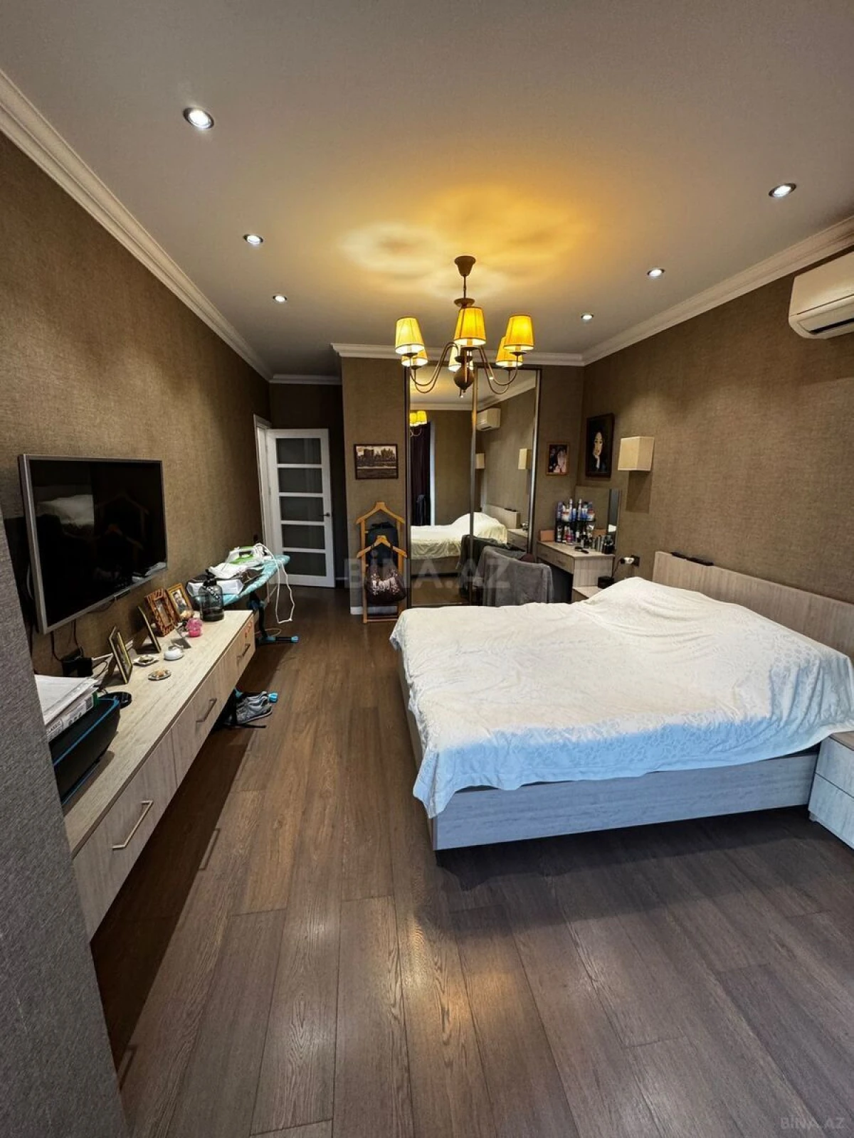 Satılır 5 otaqlı mənzil 120 m²