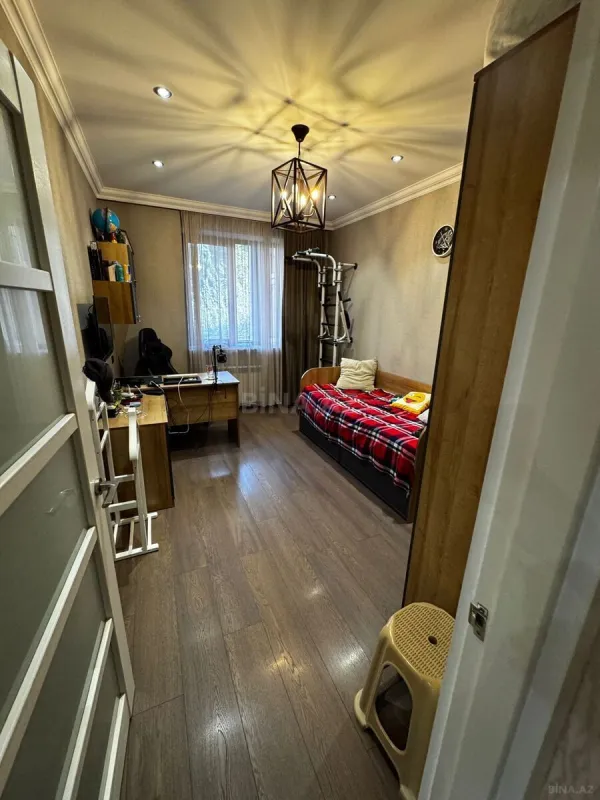 Satılır 5 otaqlı mənzil 120 m²
