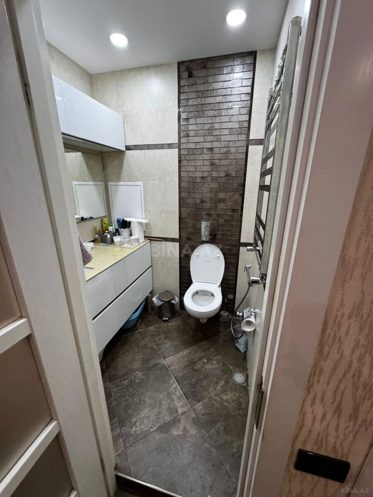 Satılır 5 otaqlı mənzil 120 m²