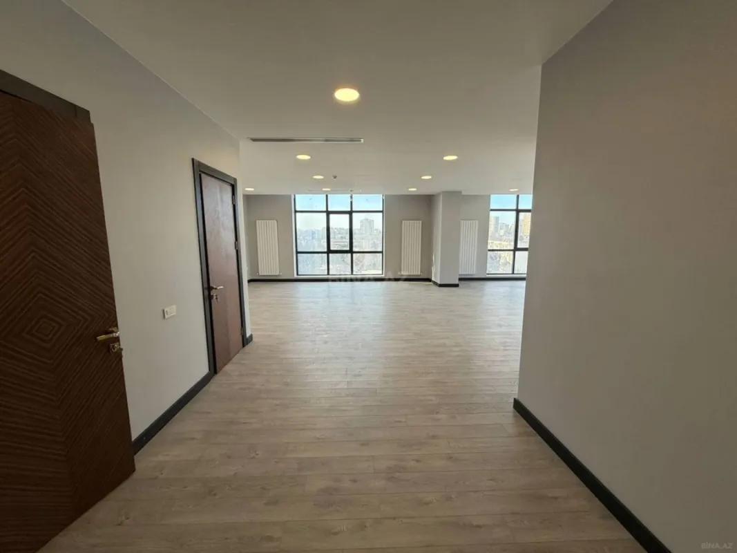 Kirayə verilir 2 otaqlı ofis 78 m²