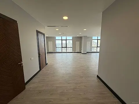 Kirayə verilir 2 otaqlı ofis 78 m²