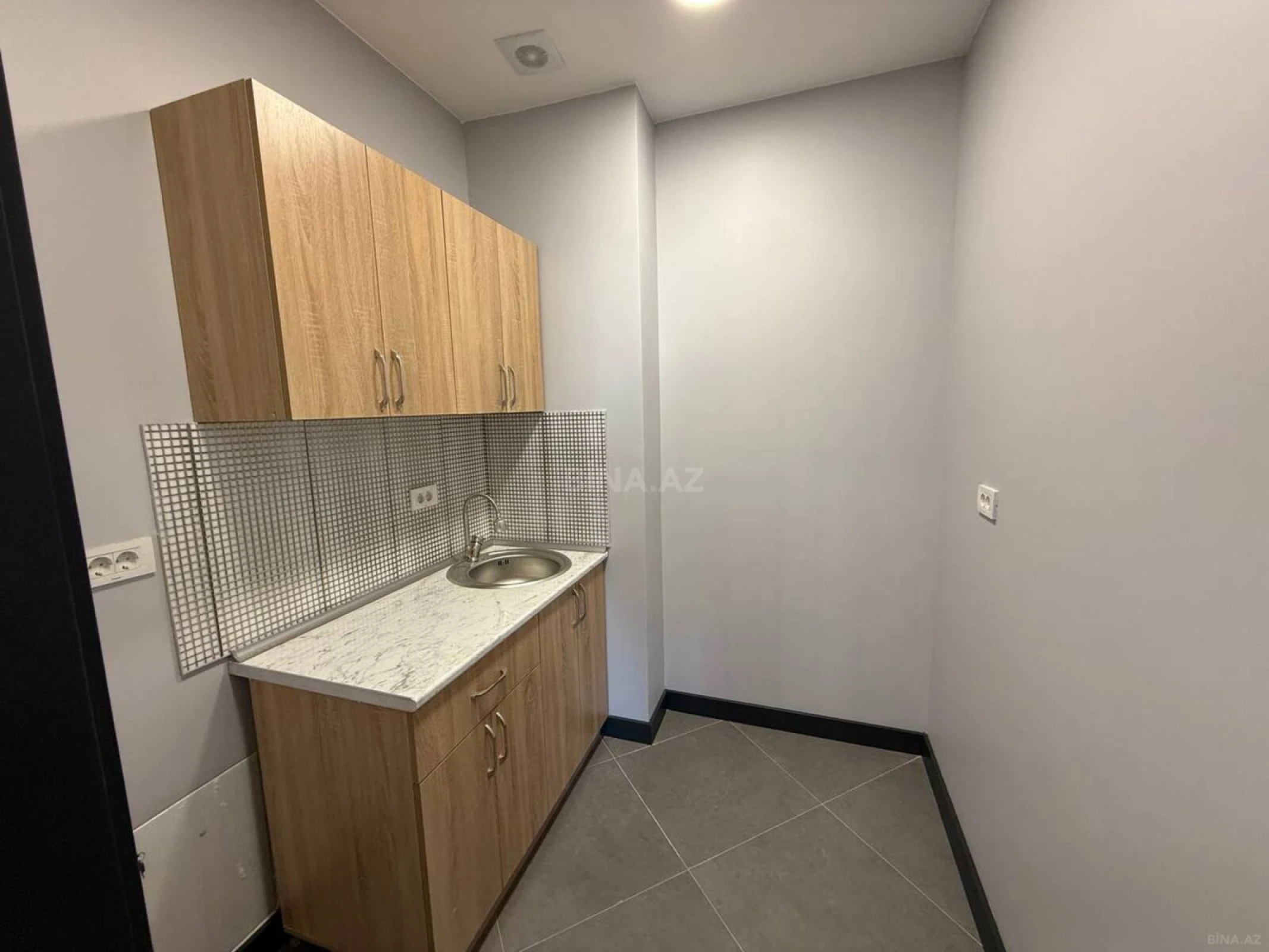 Kirayə verilir 2 otaqlı ofis 78 m²