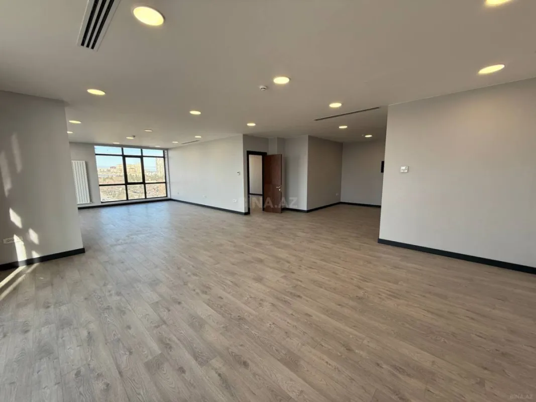 Kirayə verilir 2 otaqlı ofis 78 m²