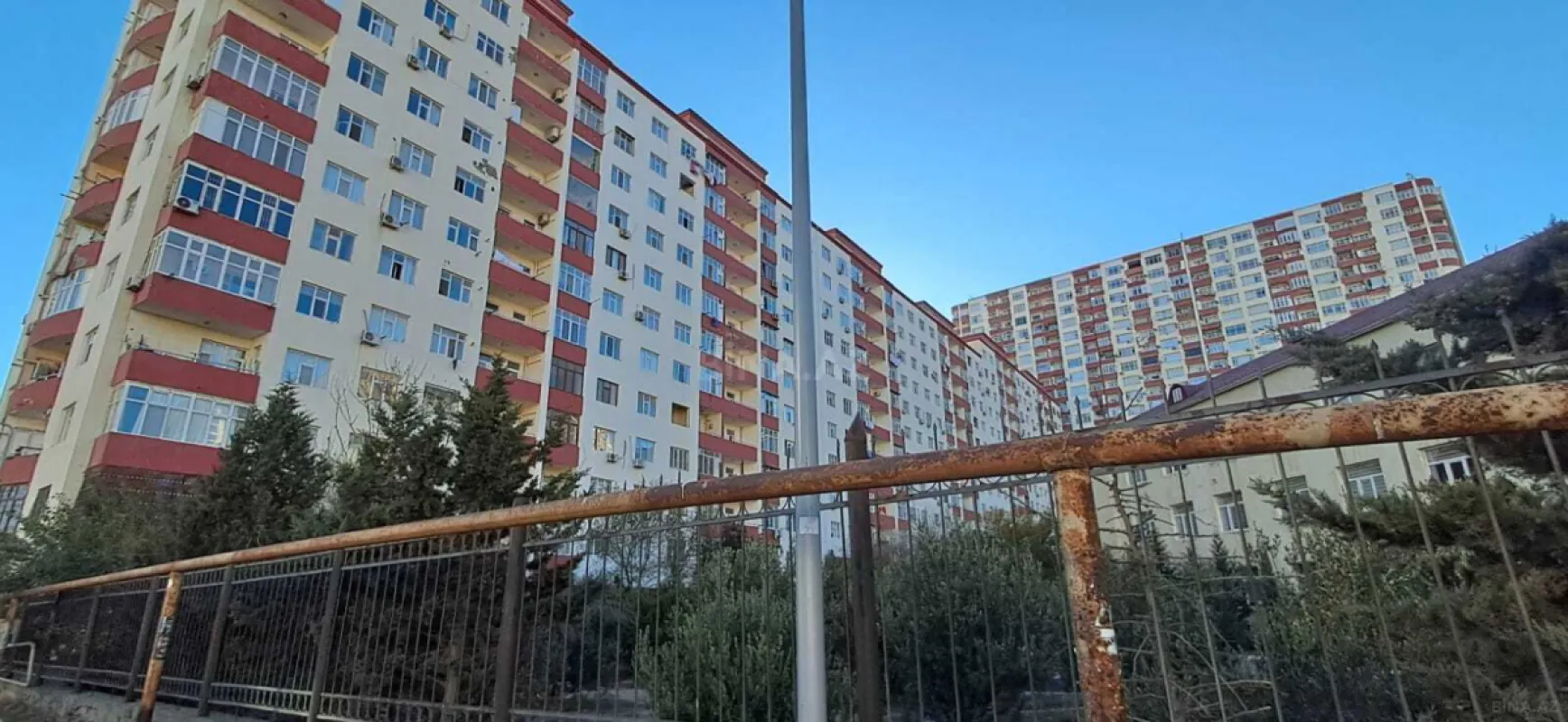 Satılır 3 otaqlı mənzil 95 m²