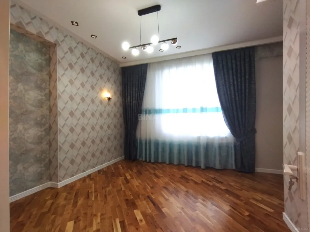 Satılır 3 otaqlı mənzil 116 m²