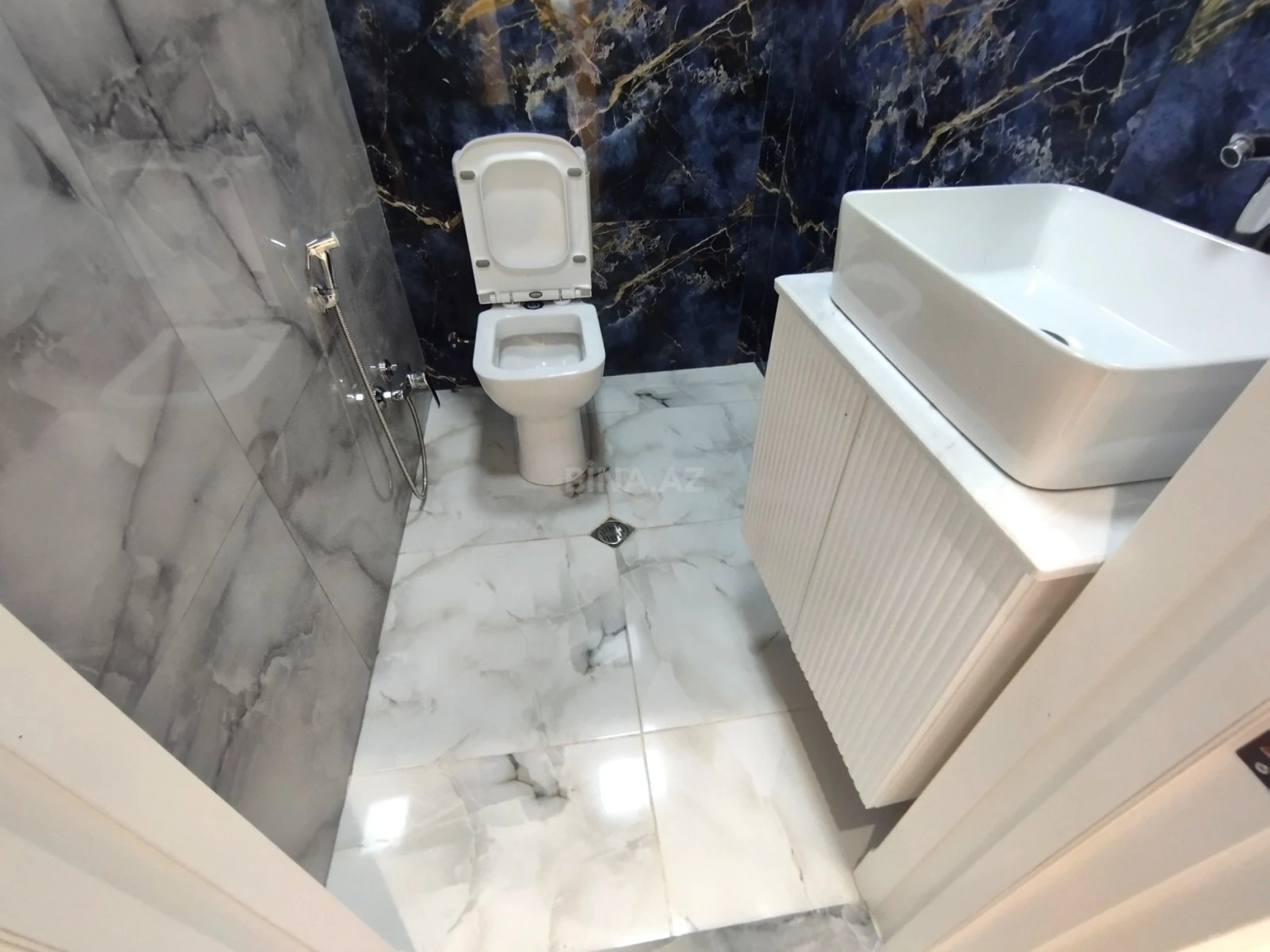 Satılır 3 otaqlı mənzil 116 m²