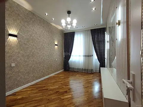 Satılır 3 otaqlı mənzil 116 m²