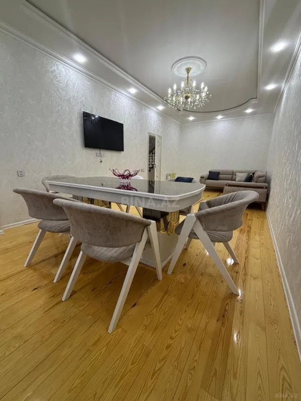 Satılır 6 otaqlı həyət evi 226 m²
