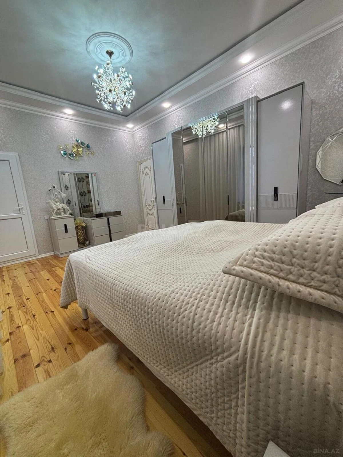 Satılır 6 otaqlı həyət evi 226 m²