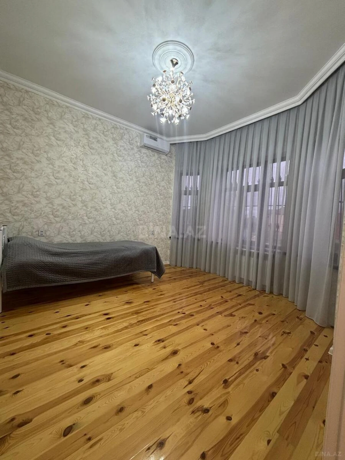 Satılır 6 otaqlı həyət evi 226 m²