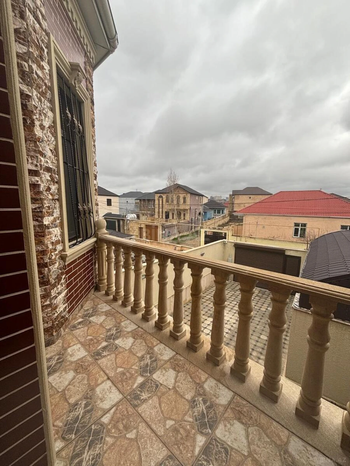 Satılır 6 otaqlı həyət evi 226 m²