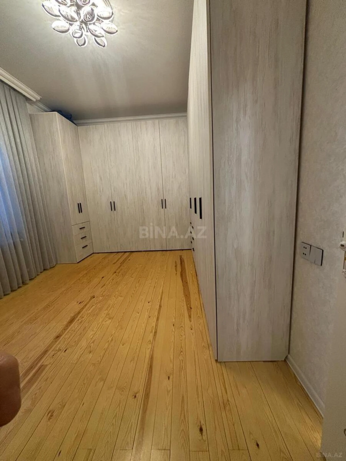 Satılır 6 otaqlı həyət evi 226 m²