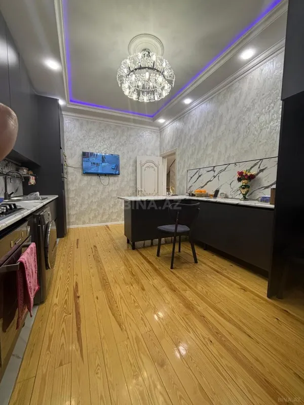 Satılır 6 otaqlı həyət evi 226 m²