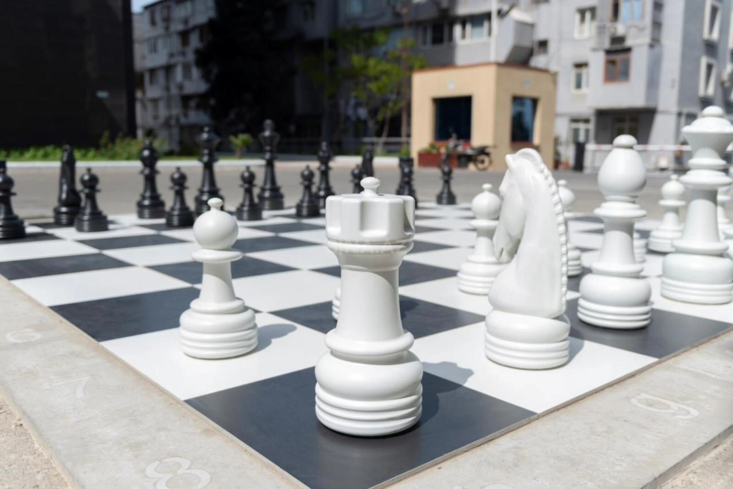 Kirayə verilir 4 otaqlı mənzil 230 m²