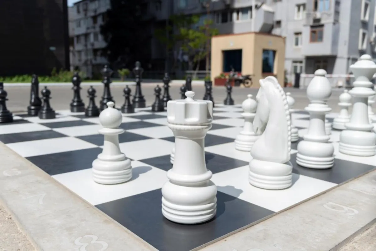 Kirayə verilir 4 otaqlı mənzil 230 m²