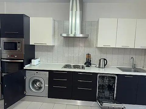 Kirayə verilir 4 otaqlı mənzil 230 m²