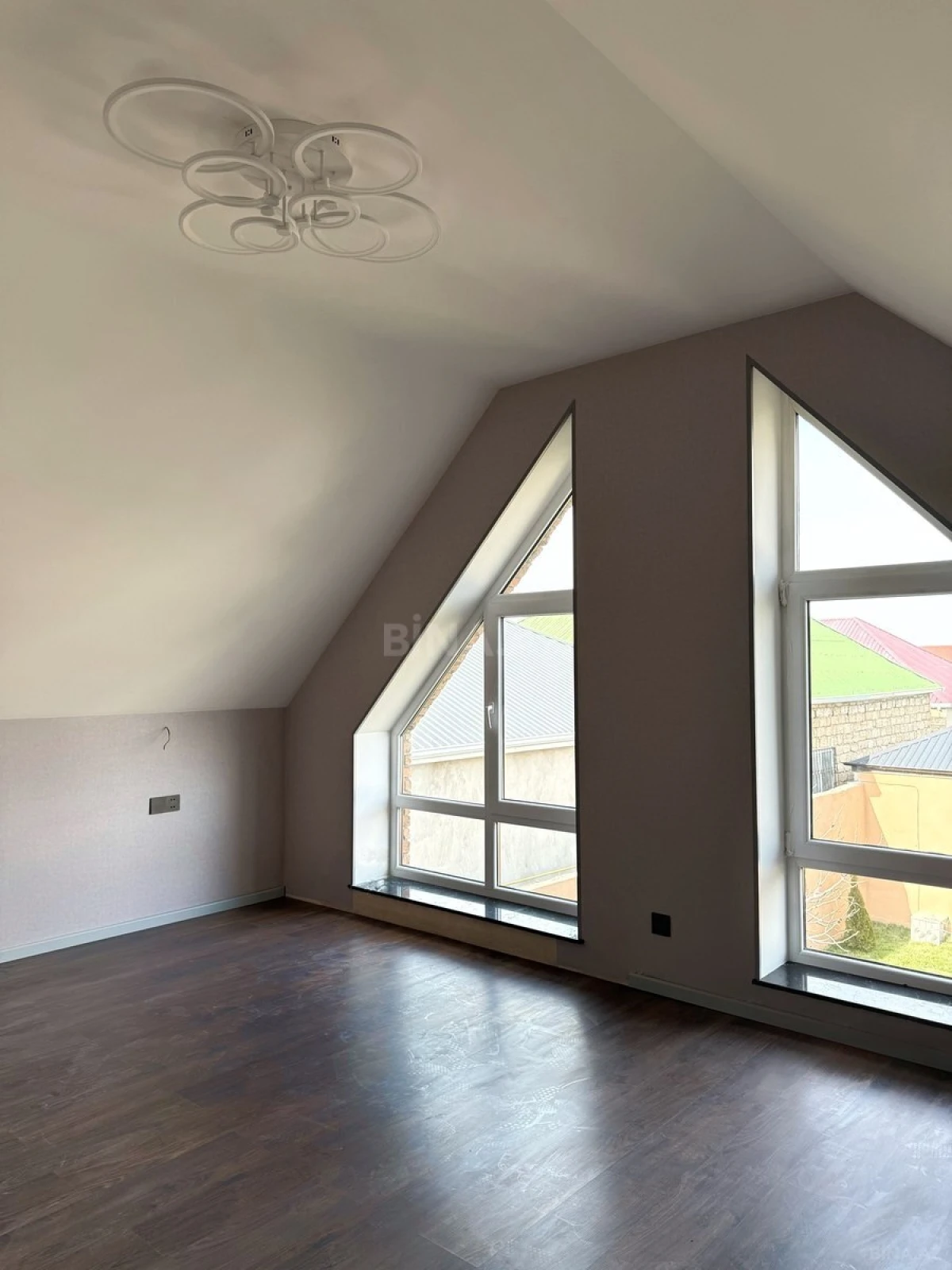 Satılır 4 otaqlı həyət evi 105 m²
