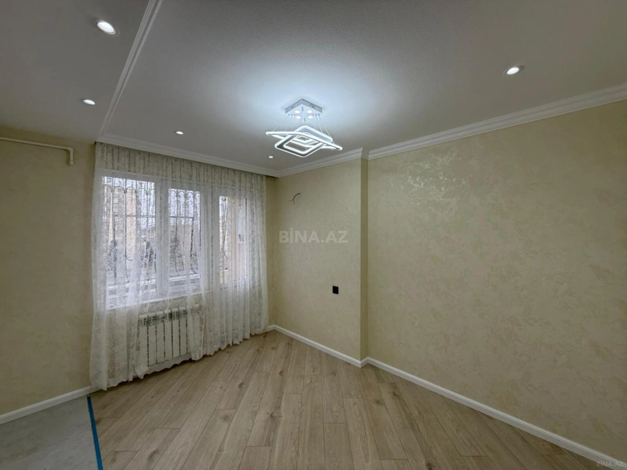 Satılır 2 otaqlı mənzil 60 m²