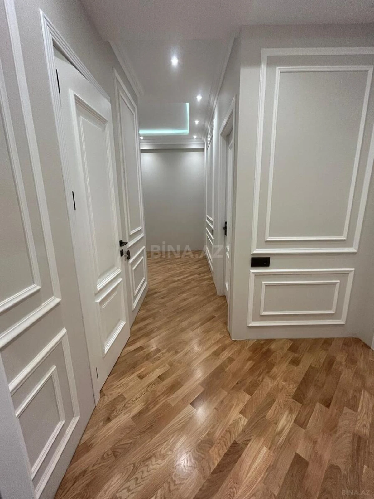 Satılır 3 otaqlı mənzil 112 m²