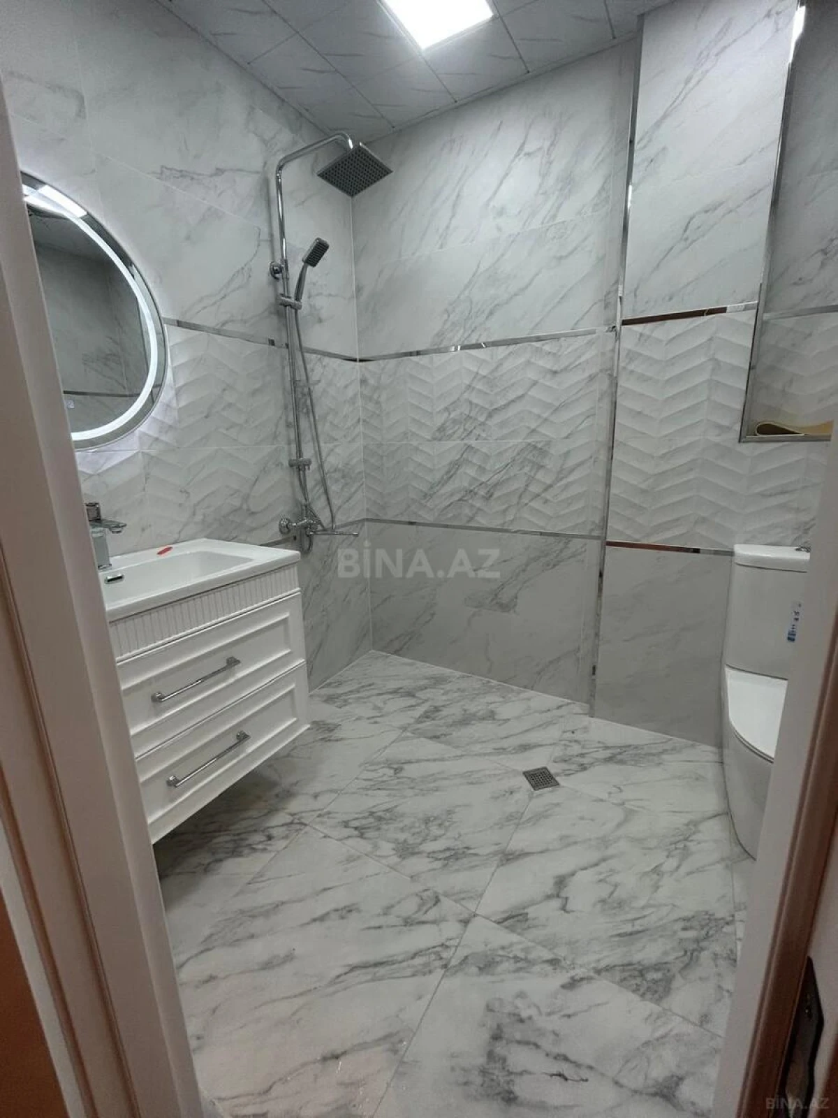 Satılır 3 otaqlı mənzil 112 m²